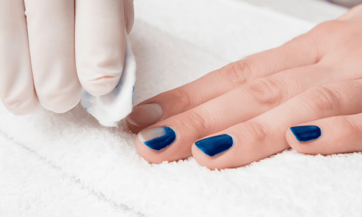 Cómo quitar el esmalte de uñas sin acetona? Guía completa